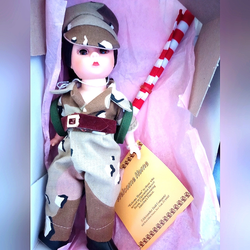 WELCOME HOME 1991 SOLDIER DOLL BY MADAME ALEXANDER, 8" TALL, W TAG &ORIGINAL BOX